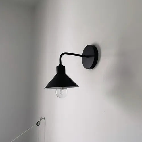 Lámpara Galponera Höllsen Con Aplique De Pared