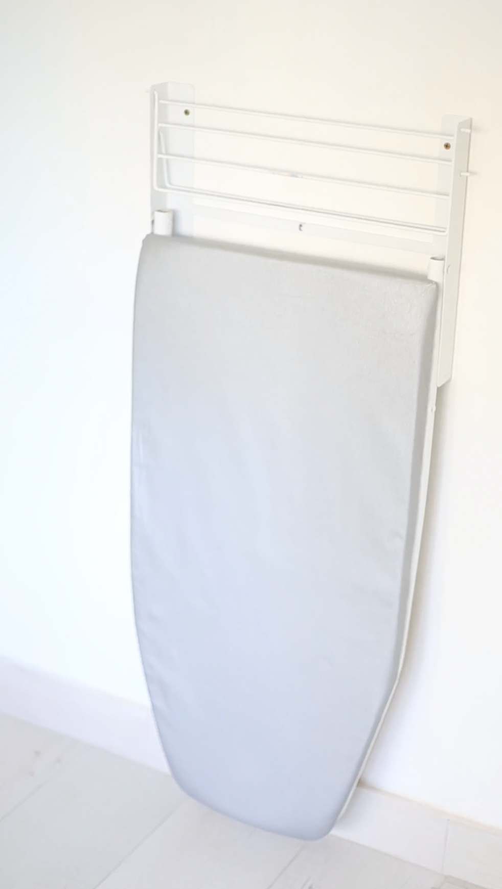 Tabla De Planchar De Pared Höllsen Con Funda Aluminizada