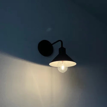 Lámpara Galponera Höllsen Con Aplique De Pared